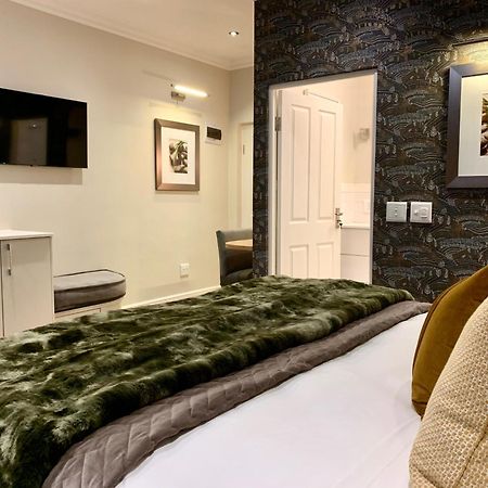 Alluvia Boutique Winery & Luxury Accommodation Stellenbosch Room photo A bedroom at the hotel