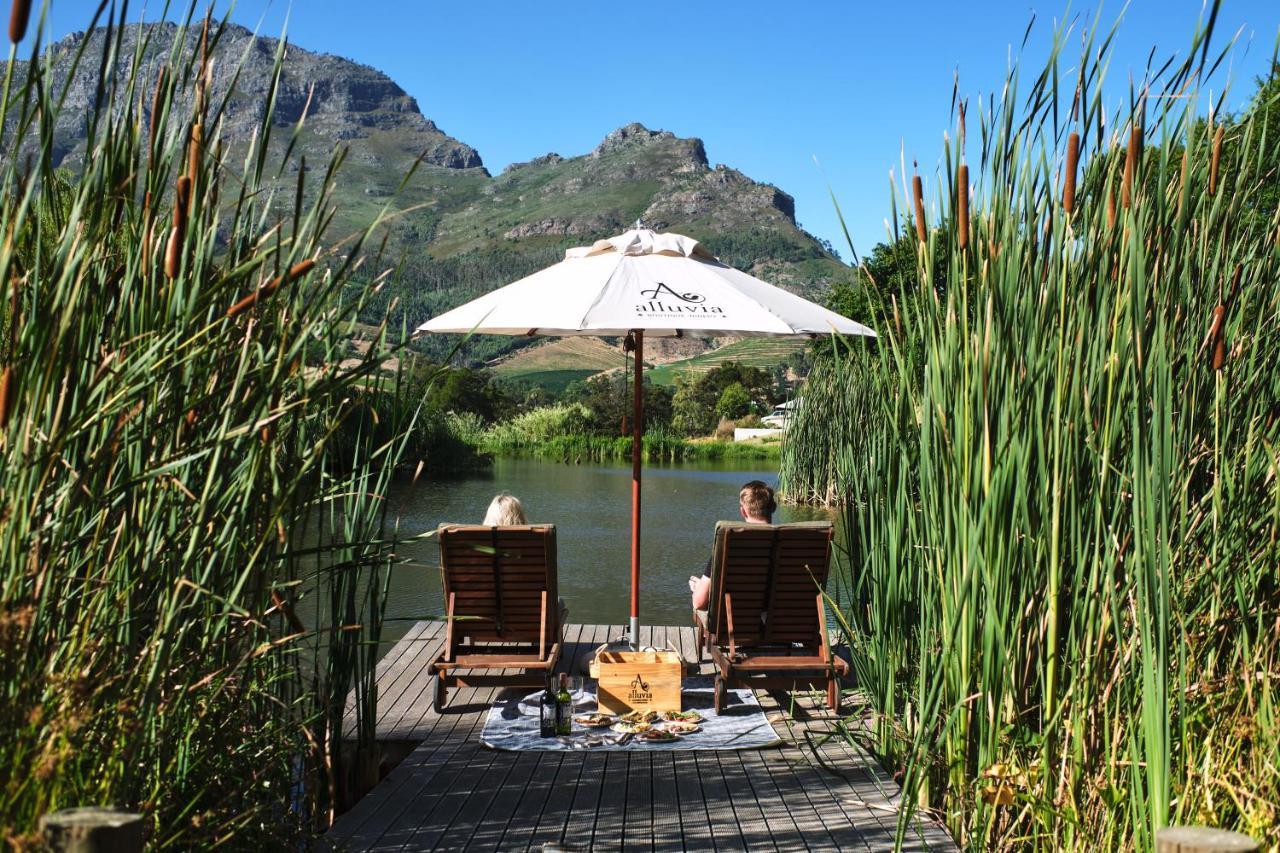 Alluvia Boutique Winery & Luxury Accommodation Stellenbosch Exterior photo The deck at the restaurant