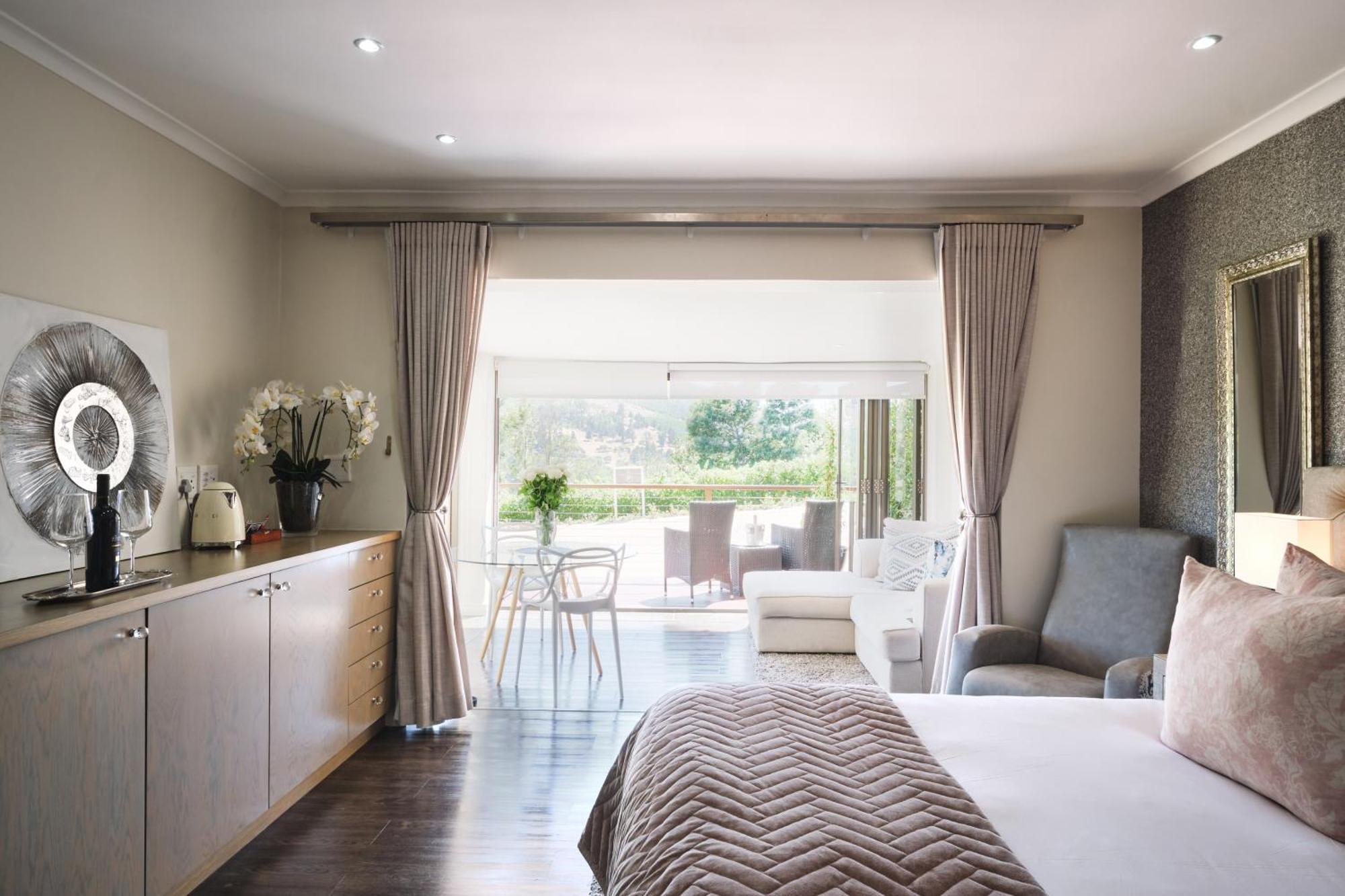 Alluvia Boutique Winery & Luxury Accommodation Stellenbosch Room photo A room at the Cape Grace