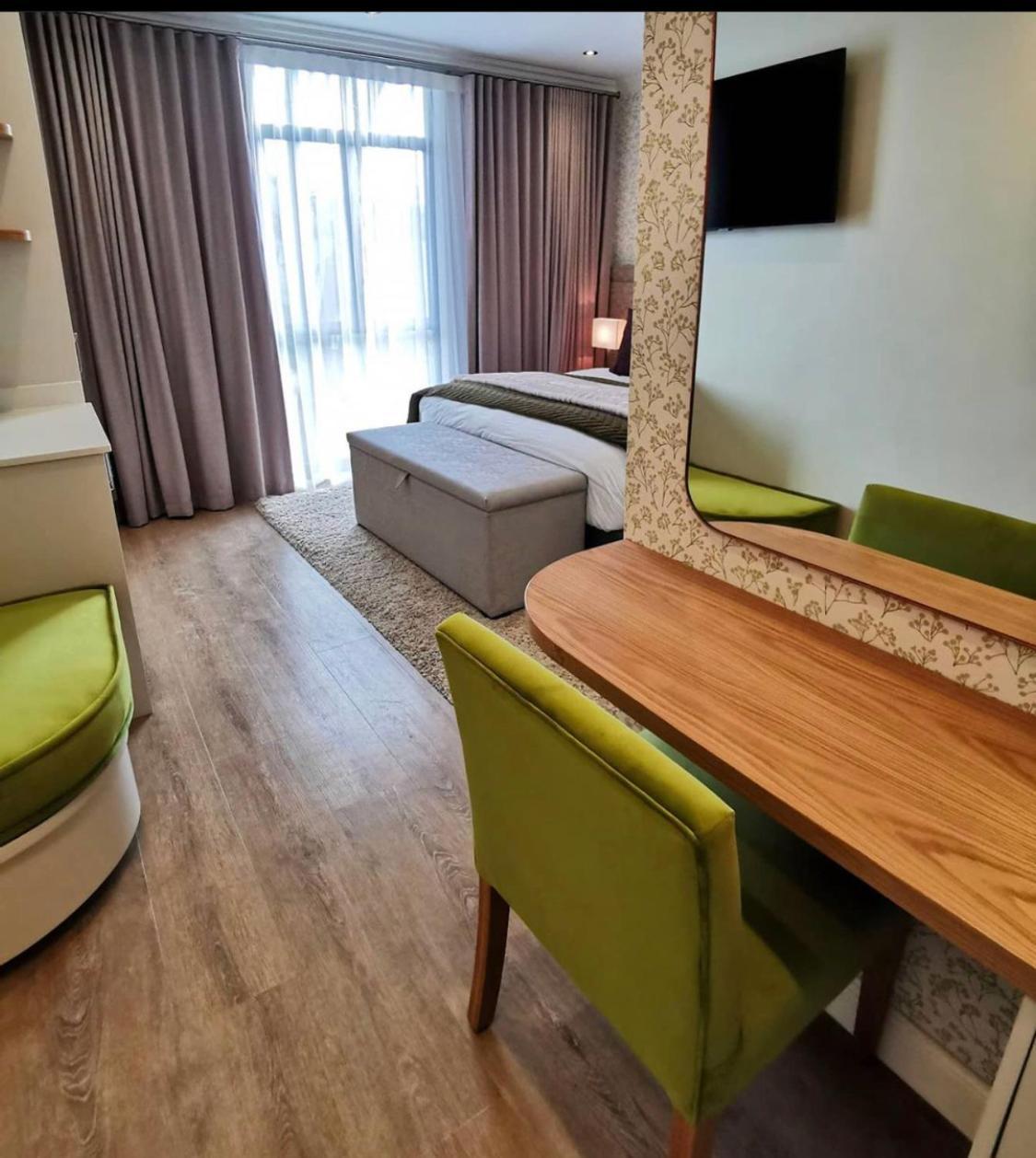 Alluvia Boutique Winery & Luxury Accommodation Stellenbosch Room photo A room at the hotel